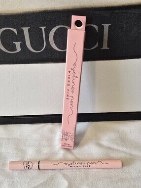 She Eyeliner Pen Microfine Black